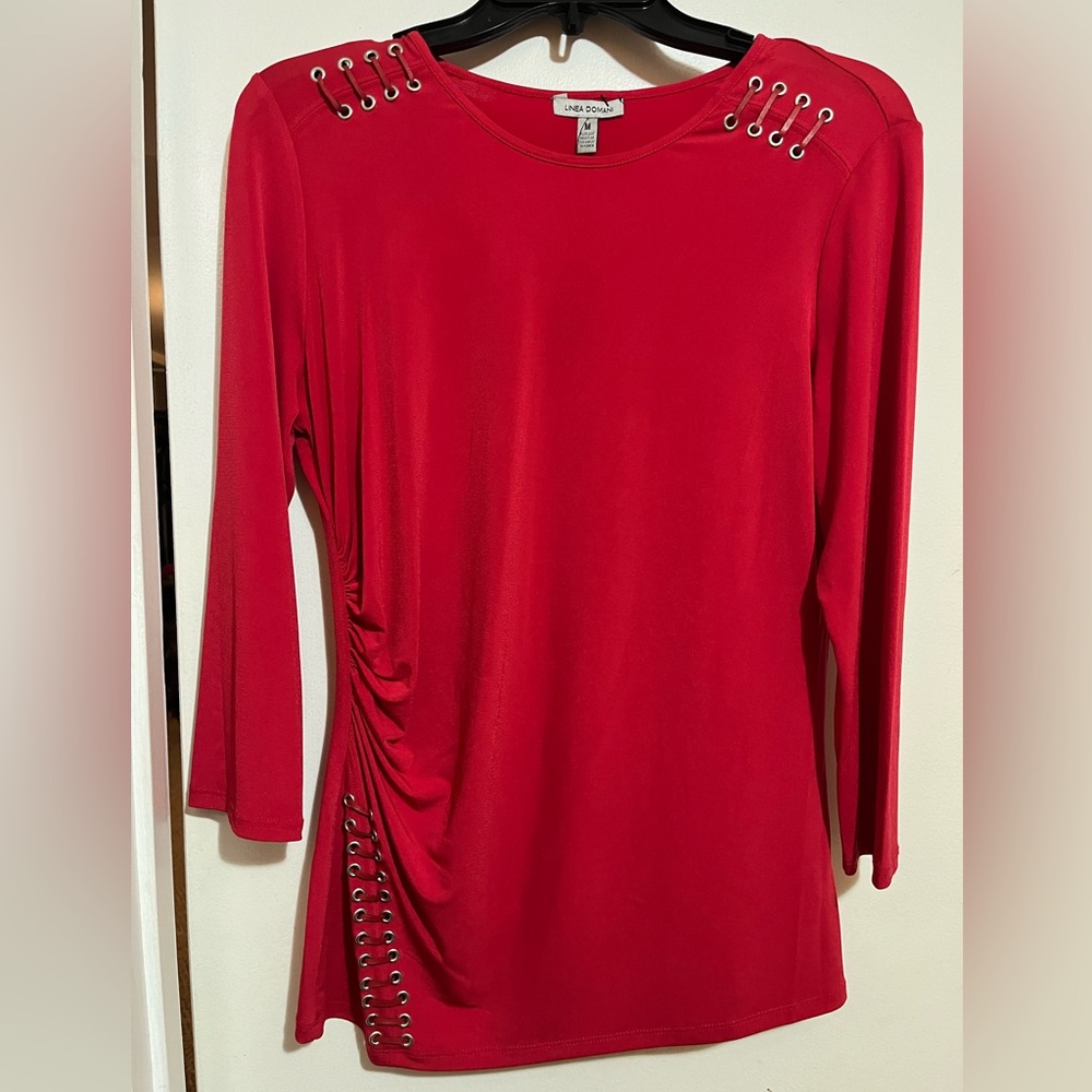 Linea Domani Women’s Red Grommet Detail Top Size Medium